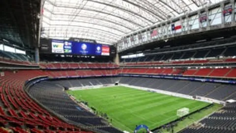 《揭秘国足选帅风云：拉巴迪亚逆袭成黑马，如今争议不再？》